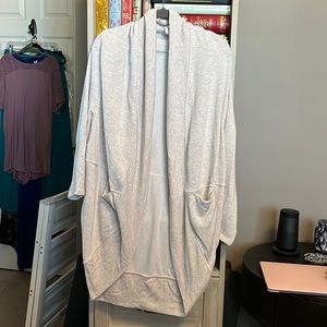 VERY gently worn Athleta Ethereal Cocoon Wrap - Oatmeal Heather